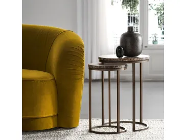 Tavolino rotondo con top in marmo e finiture in metallo Brass di Tosconova
