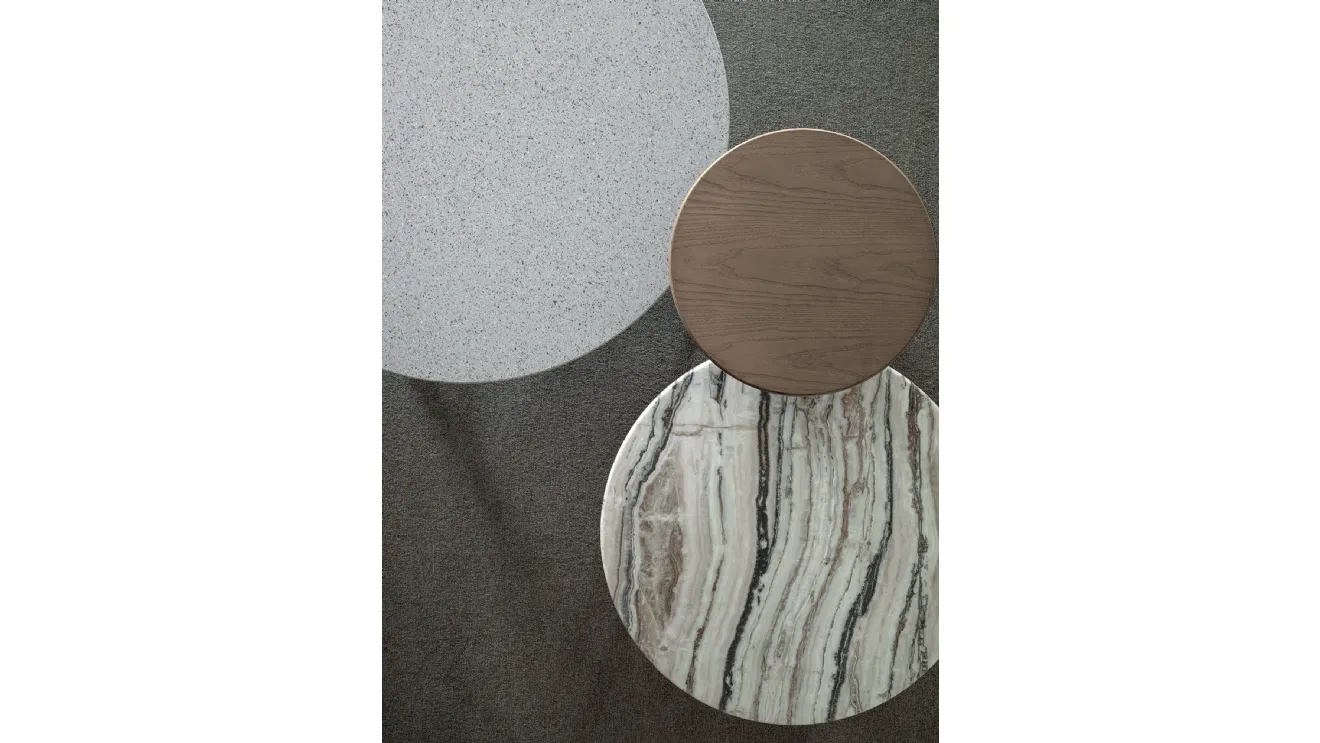 Tavolini Mocki con struttura in legno massello di Frassino e top ovale o rotondo in Seminato, Marmo o in Legno coordinato alla struttura di Frigerio