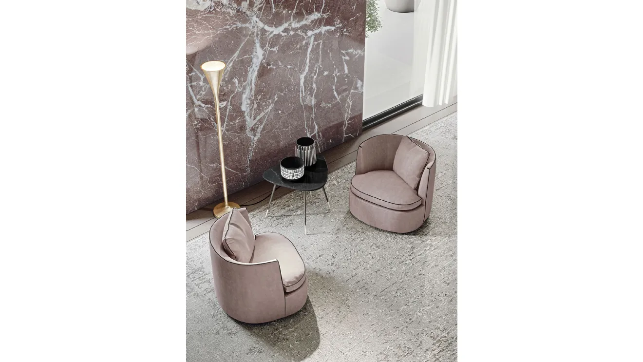 Tavolini dalla forma irregolare con angoli smussati in marmo con base in metallo Smart di Frigerio