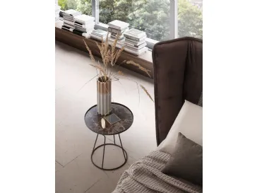 Tavolino Jago con top in grès Emperador e base in metallo di Le Comfort