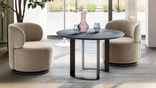 Tavolino Otto Breakfast in cemento spatolato di Twils