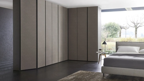 Armadio angolare Breccia con ante battenti di Sangiacomo