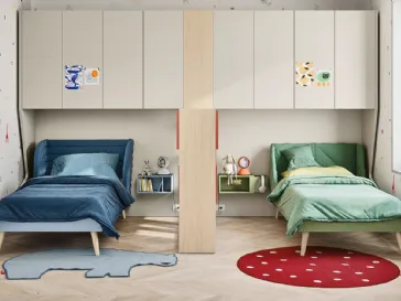 Cameretta a ponte con due letti in nicchie separate Kids space 22 in melaminico di Nidi