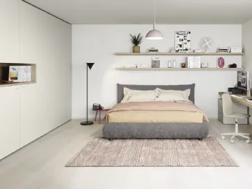 Cameretta componibile con letto matrimoniale in tessuto imbottito, scrivania e mensole Next space 08 di Nidi