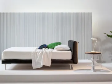 Letto in tessuto con testiera Camaleo di Twils