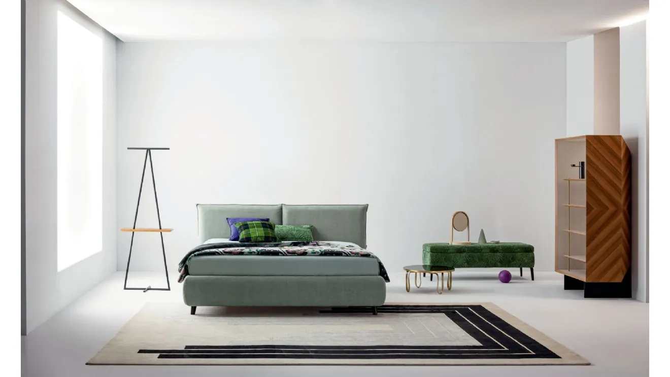 Letto in tessuto imbottito con testiera Philip Basso di Twils