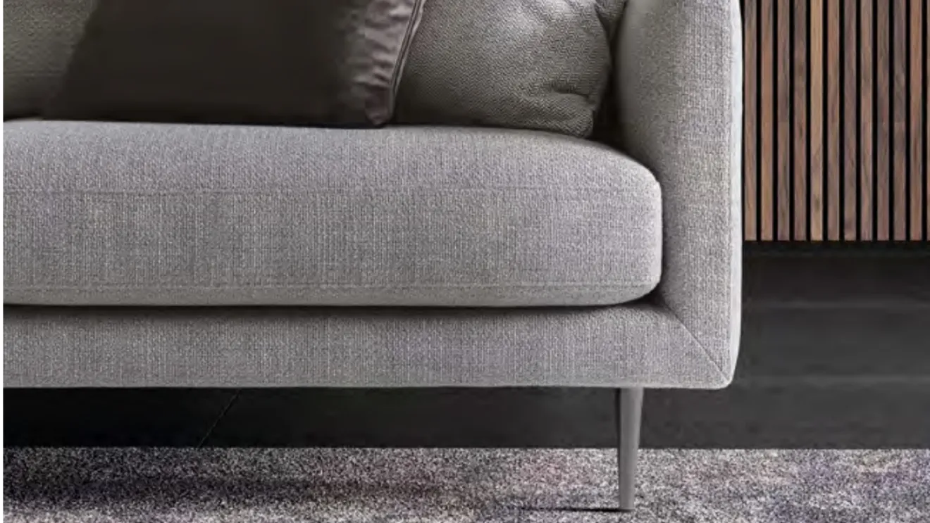Divano in tessuto con piedini in metallo Tidy Le Comfort
