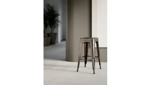 Sgabello Seven in metallo verniciato di Arredo3