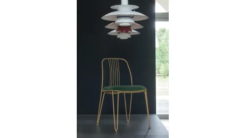 Sedia Granada con struttura in metallo verniciato e seduta imbottita e rivestita in morbida microfibra effetto velluto di Target Point