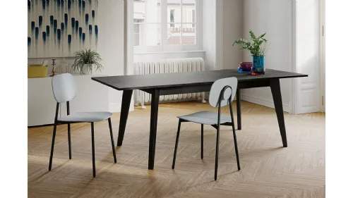 Tavolo allungabile Edgard con top in laminato e gambe in legno di Arredo3