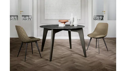Tavolo rotondo Magic con top in laminato e gambe in massello di Frassino verniciato di Arredo3