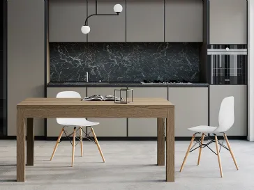 Tavolo allungabile Pavese con top impiallacciato e gambe in legno massello di Frassino di Arredo3