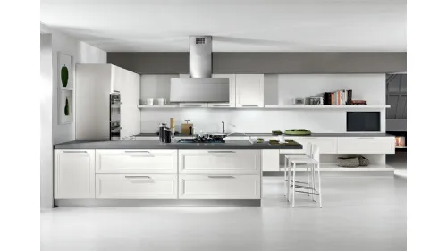 Cucina Classica Itaca angolare a ferro di cavallo in legno massello di Frassino laccato Bianco a poro aperto di Arredo3