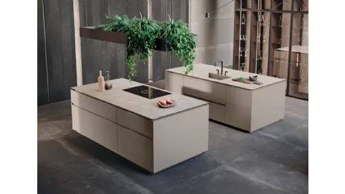 Cucina Design con doppia isola in laccato lucido e top in gres Mantis Rovere Magma di Binova