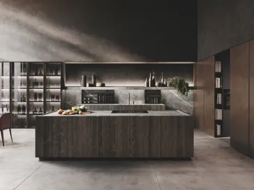 Cucina Design con isola in legno di Abete Nero e gres finitura marble grey e colonne in laccato metal Bluna Metal di Binova